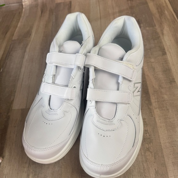 New Balance Men's 11.5 577 White Walking Shoes NEW White Leather - Picture 6 of 7